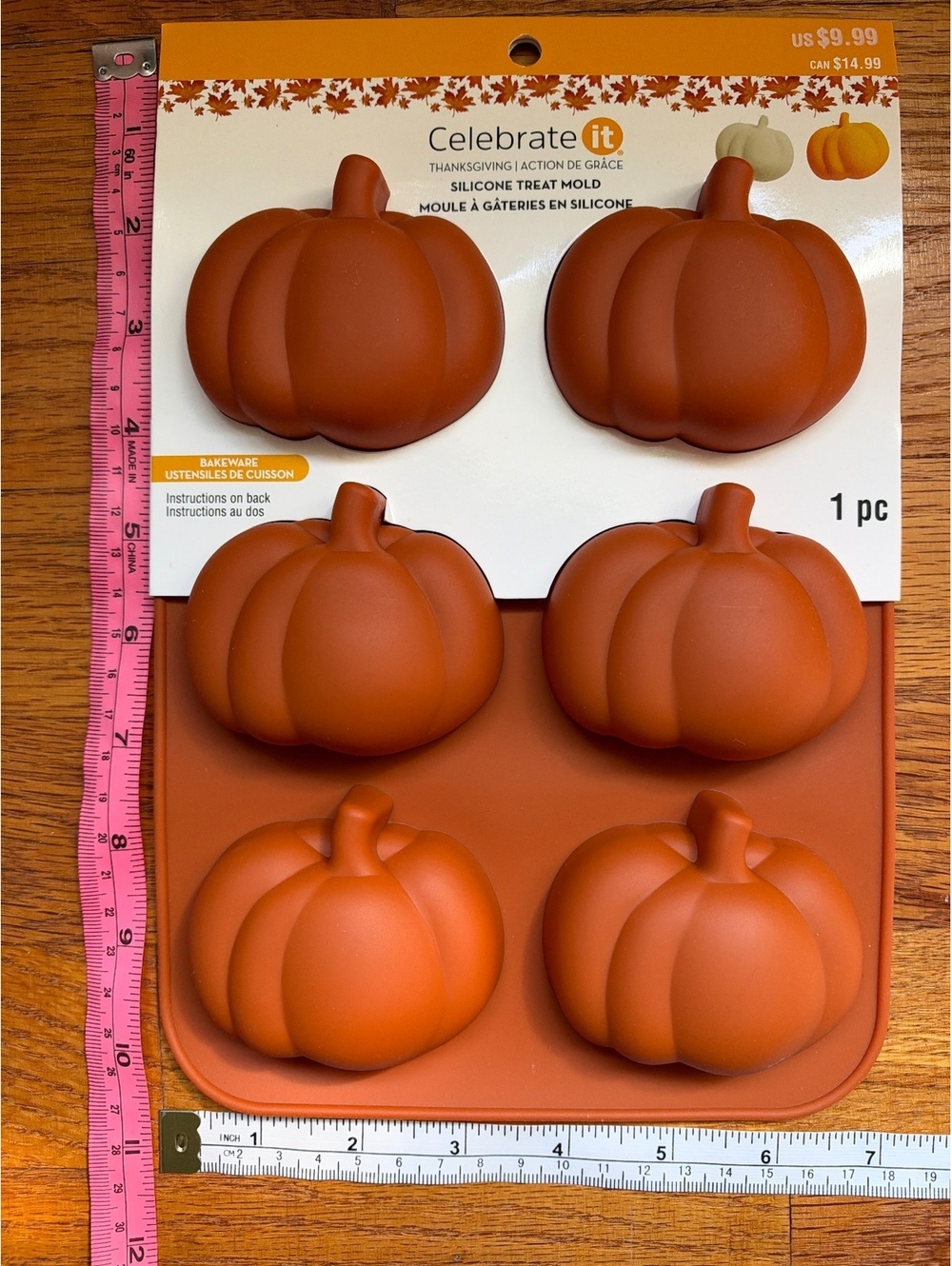 Silicone treat mold Thanksgiving Fall Halloween baking mold pumpkin bakeware NWT